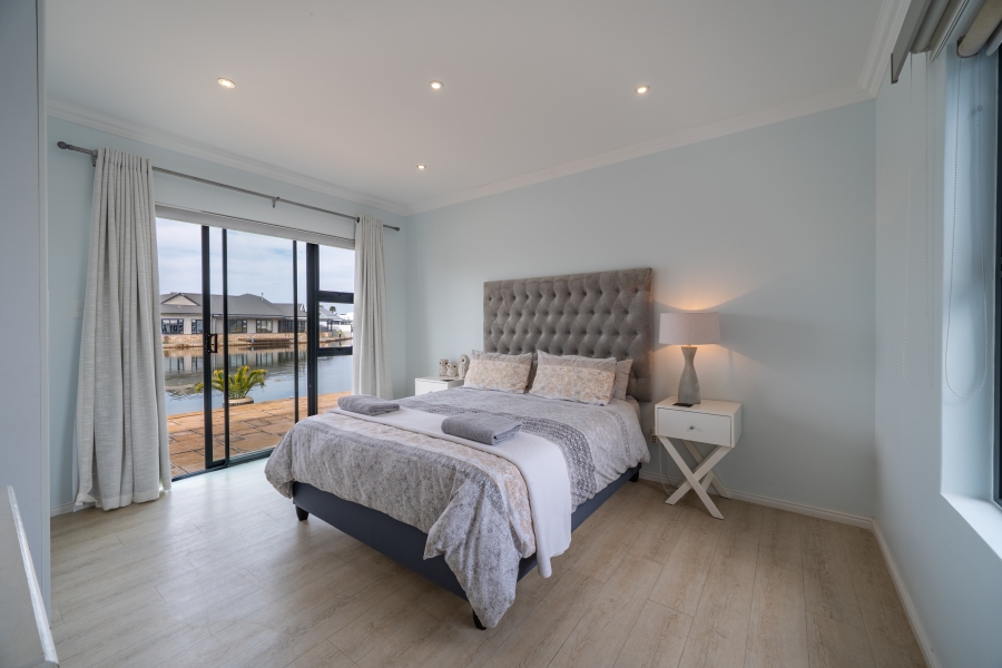 5 Bedroom Property for Sale in Marina Martinique Eastern Cape